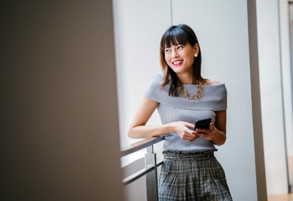 顏色對了就優雅！從髮色、妝容到穿搭 找出最適合的自己