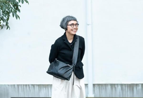 60後的穿著，如何簡約洗鍊？日本人氣包包設計師江面旨美：不追逐時尚的基本款穿搭美學