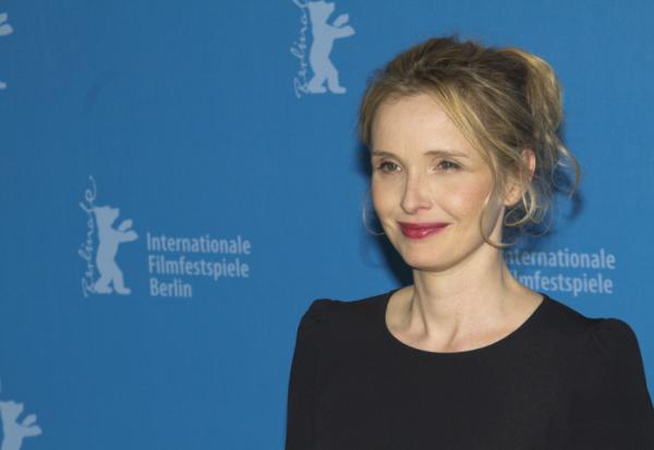 女性的中年危機，和男人不一樣！茱莉蝶兒自導自演《四十才開始》：全然接受自己的不完美