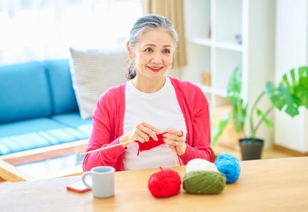 林靜芸專欄｜以為漂亮幽默的她很好命，竟是22年照顧者！丈夫中風3次得8個癌症，她如何挺過逆境？