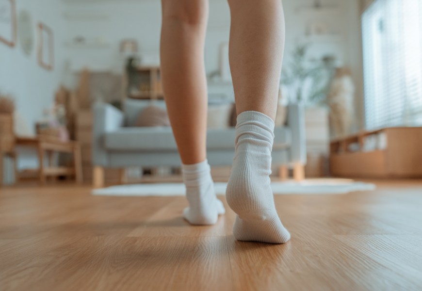 不同運動，不能穿同種襪子！體育大學教授：爬山、重訓、慢跑、走路，要穿哪些襪子才不傷腳？