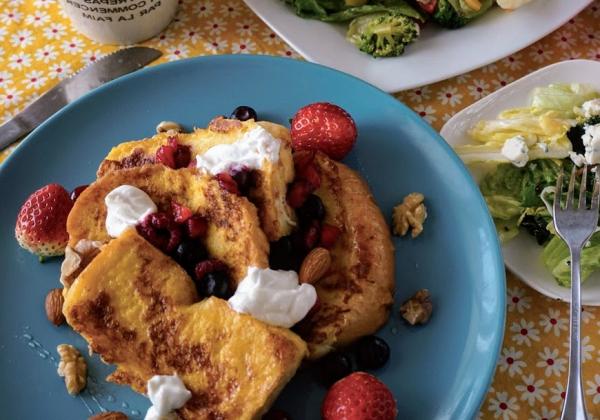 3款最美健康早午餐在家做！莓果法國吐司、藜麥沙拉與西式炒蛋的不失敗食譜