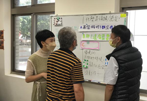 中年失業，又沒有家人或朋友照顧怎麼辦？人生百味「人生萬事屋」專案，媒合友善店家讓無家者重回職場