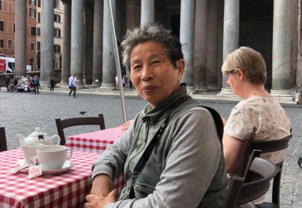 只用單字和比手劃腳，80歲一個人環遊世界！吉野登世子：努力大半生後，最後的樂趣要留給自己