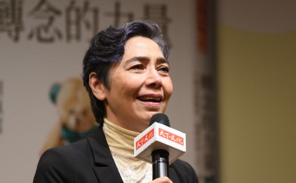 情緒失控怎麼辦？賴佩霞：哭喊、流淚、搥打或怒吼都行，負面情緒的抒發，才能找回內心平靜｜《靜心的力量》