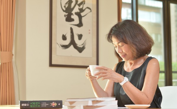 不管什麼火頭丟到身上，知名作家龍應台以寬廣的時間、空間為座標，用更大的縱深去看待不同的聲音，成為引領前進的力量