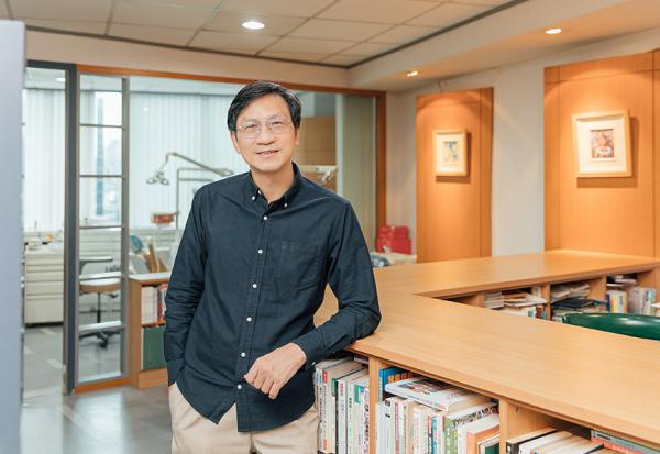 與好友相聚的幸福感，媲美年收增加1100萬！李偉文：好的交友圈，要有10年以上和3年以下的新舊朋友