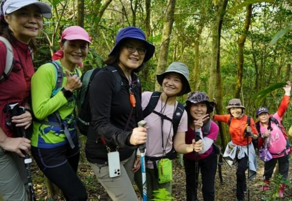 中年後如何找到合拍旅伴，女子出遊更開心？夏韻芬：一次下午茶，就能檢視彼此價值觀