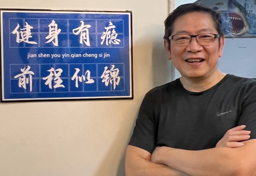 退休前，台東大學特校系退休教授曾世杰花了2個半月清空辦公室。