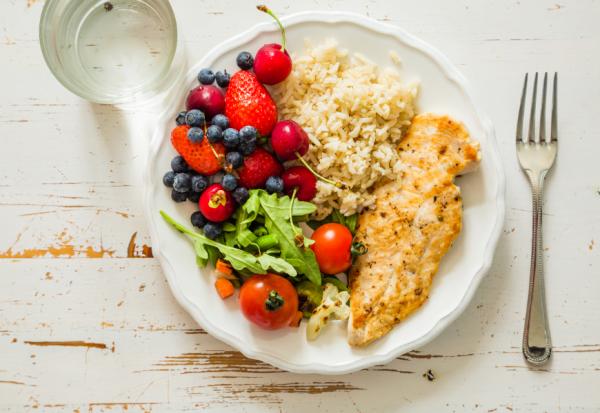 生酮、168斷食、不吃碳水化合物   熱門特殊飲食法評比，怎麼吃不挨餓又能降體脂？