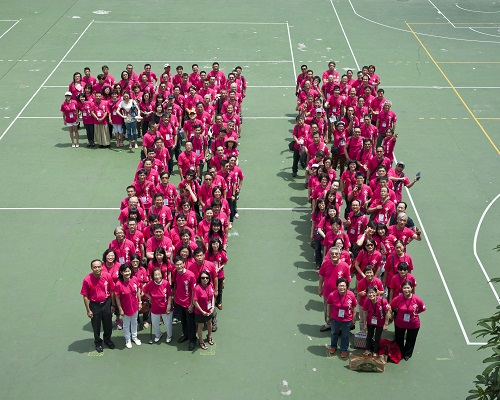 復興美工同學會：先擁抱！再喝酒跳舞做公益