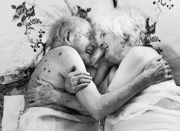 拍下100歲的性生活！攝影師Arianne Clément作品：敢挑戰，老可以很美好