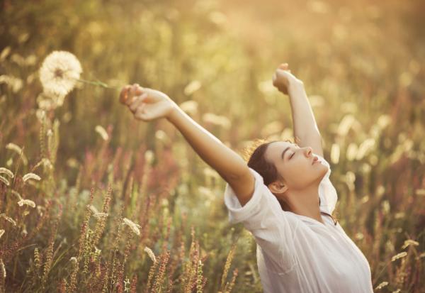 彭樹君專欄｜情感獨立的珍貴：為什麼朋友聚會，沒人想回到膠原蛋白的20歲？