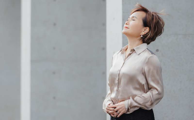 前中華日報社長黃肇珩《在歲月裡淘金，一閃一閃亮晶晶》推薦序：沈春華恪盡了大眾傳播工作者的責任，堅定地「在歲月增長中，自在前行」
