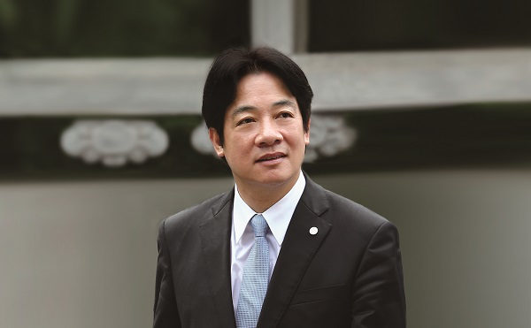 總統賴清德：每個關鍵時刻，國衛院都挺身而出，面對艱巨挑戰秉持「在沒有辦法中找辦法」｜《銀杏．火焰．守護者》推薦序