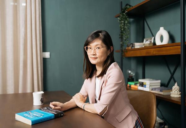 目標55歲退休去海外long stay、每月有10萬可花，怎麼達到？郭莉芳：從月光族變理財專家，活出不為錢所苦的人生