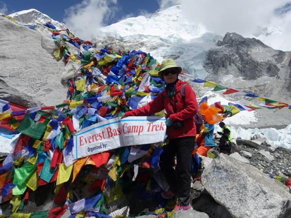 不是登山家，60歲也能完成聖母峰基地營EBC健行！陳玉蟾：徒步旅行讓我慢下來，用自己的速度看世界 