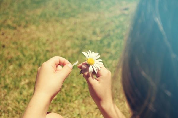 台灣每年超過10萬人罹癌！醫學研究：別都怪基因，日常應留意的4大致癌因子