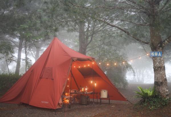 喝紅酒、吃起司，看月光雲海！Grace分享一個人露營的快樂：油門一踩，我就開始充電 