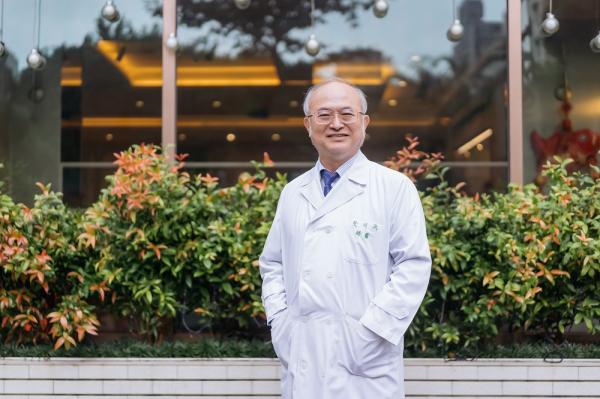 PODCAST | 50+Talk ep.121 如何讓腸道健康、越老越快樂？臺大醫院院長吳明賢：睡補最有用，活得像個人