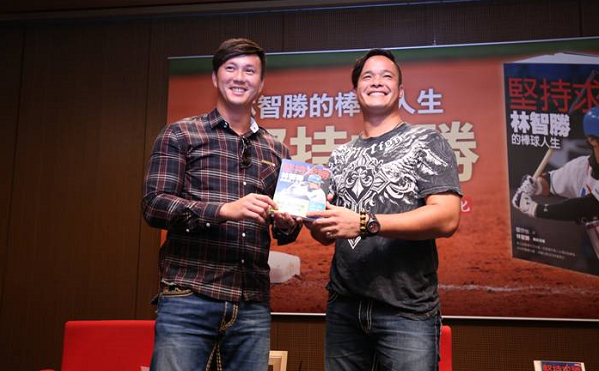 林智勝拿了球棒就出車禍　高國輝自嘲：是不是我帶屎？