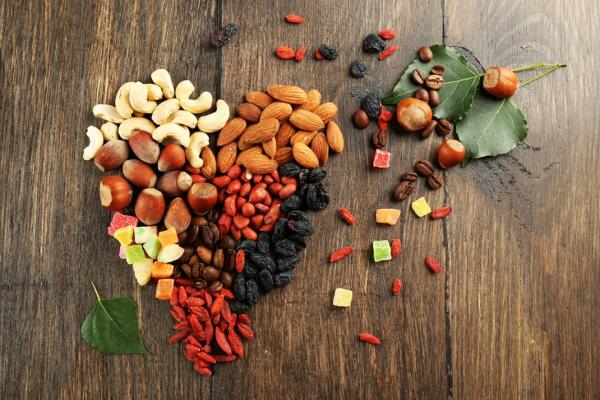 易累、失眠、過敏、焦慮？醫師：中年抗壓荷爾蒙下降，怎麼吃補回來？