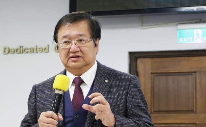 衛福部部長邱泰源《榮耀變革》推薦序：臺中榮總是臺灣中部地區的醫學中心，肩負著守護中部民眾健康的使命！