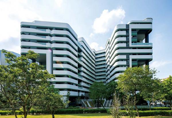 65歲以上公寓住戶有機會搬進附電梯的社會住宅，大家卻不想！高齡換居政策，問題出在哪？