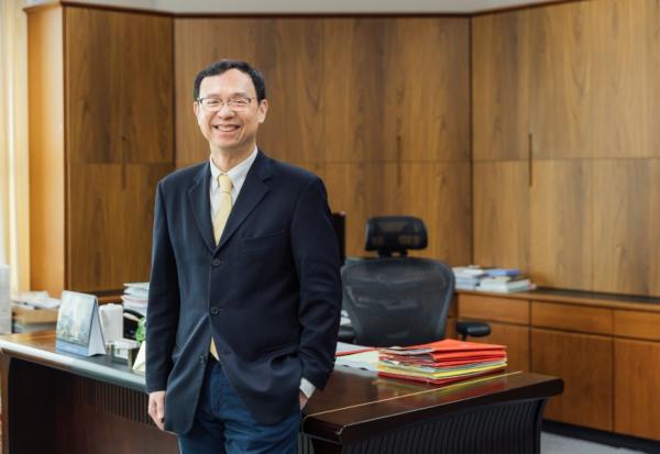 與你有關的政策｜長輩反覆送醫，如何免去奔波之苦、在家住院？「在宅急症照護」怎麼用？健保署長石崇良專訪 