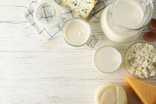 鈣、鐵互斥不能一起吃？避免骨質疏鬆與貧血，2原則有效補足