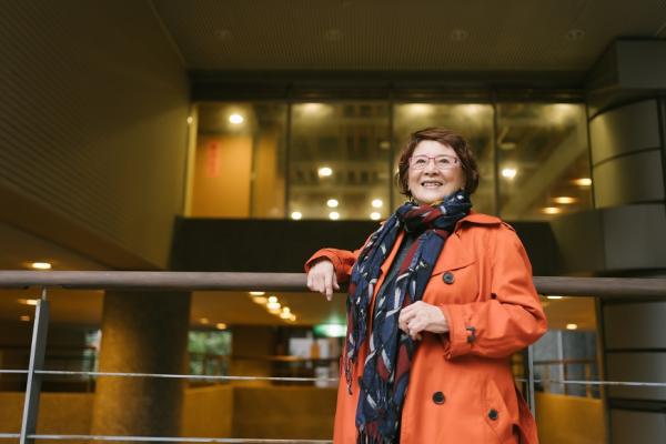 88歲的優雅！薇薇夫人：女人可以沒有男朋友，但一定要有女朋友