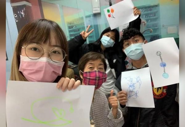 退休後除了服務業、志工，還想有機會活用專業？芥菜種會銀領導師讓50+做年輕人的推手