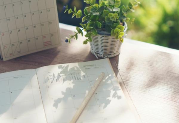 為何腦科學家推薦，退休後更該寫紙本手帳？4種手帳用法，提升大腦認知功能