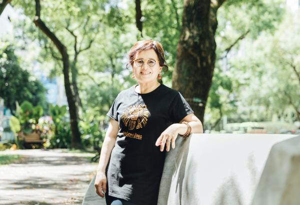 45歲爬百岳、65歲學芭蕾！牙醫師洪淑娟：當了大半輩子「許金川太太」，如今踏出每一步都是為了自己