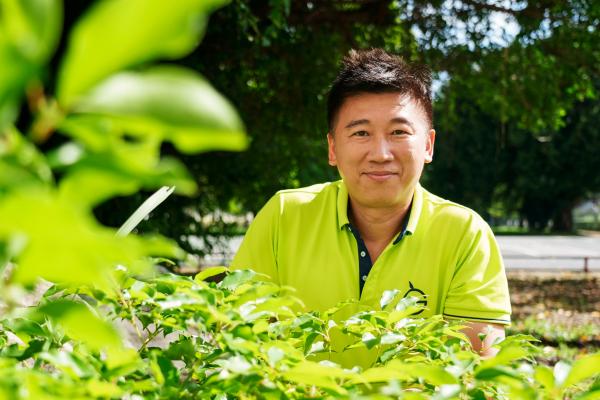 年收百萬保險業務中年返鄉學種樹 綠色冀泉創辦人陳宇華：想為臺東留下最美好淨土