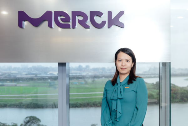 父母生病沒人顧，可申請回家異地工作！默克集團的「未來工作模式」，如何讓員工兼顧工作和照顧需求？