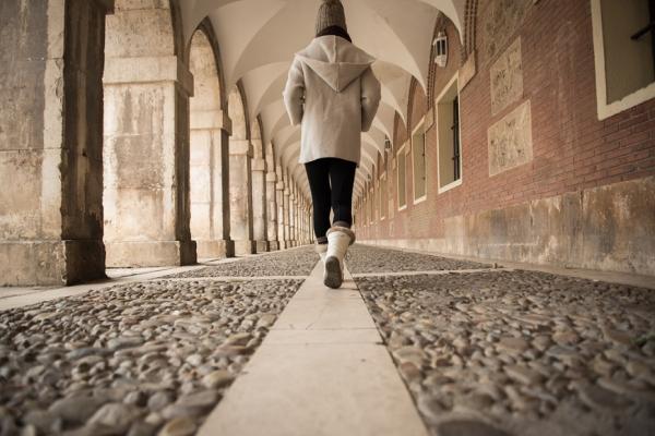 跟阿德勒學變老的勇氣：50後追求的不是「向上」，而是「向前」