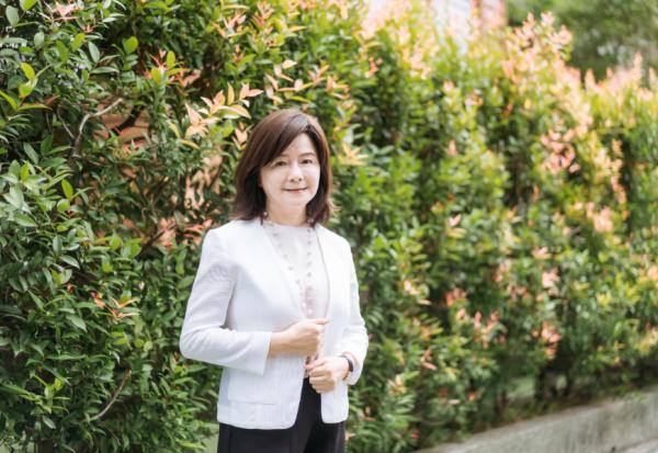 PODCAST | 50+Talk ep79.人生覺得被虧待了怎麼辦？學習鄭如晴的「女性自覺」，在關係裡不委屈求全