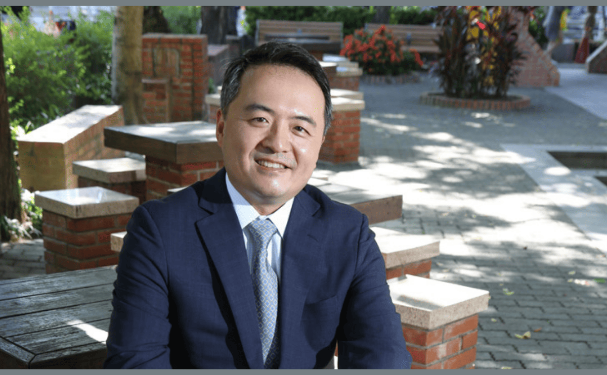 史丹佛醫學院講座教授王智弘讀《師心我心》回顧美國習醫回憶：明白了「薪火相傳」的意涵 