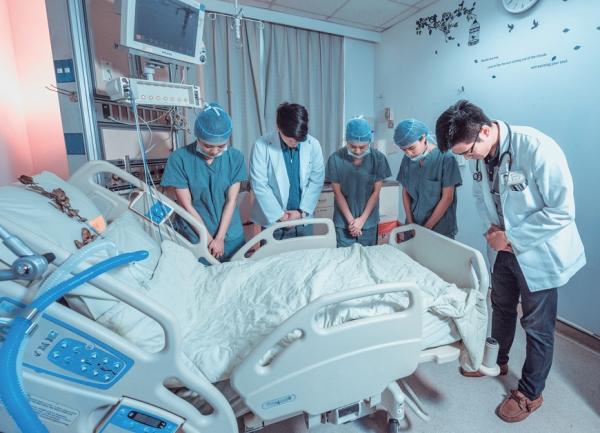 生命危急的必學功課 加護病房護理師：看開、尊嚴、面對、放手