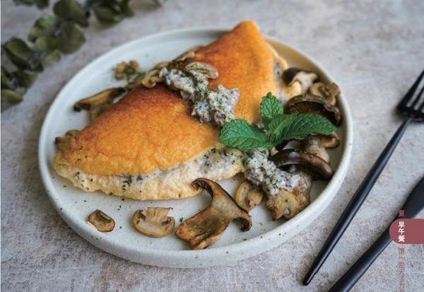 一個人下廚有8種快樂！單人優雅早餐蛋料理：松露舒芙蕾、豆皮雞蛋番茄燒
