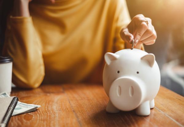 周冠男專文｜買「不配息」的基金，累積財富效果優於0056、00878！退休理財，為何不推高股息商品？ 