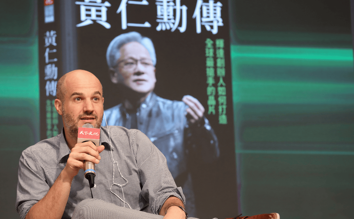 輝達市值占標普 500 指數 8%！《黃仁勳傳》作者 Stephen Witt 解析黃仁勳如何在 13 年內創造 AI 帝國？
