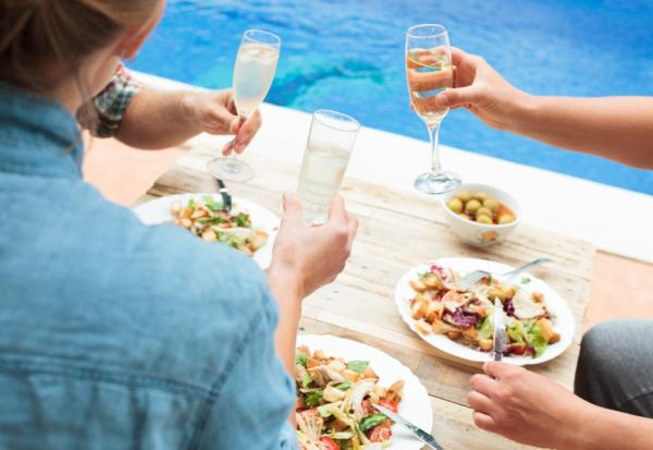 定期好友聚會，有助記憶力！日本醫學博士：3個秘訣，短期記憶變長期記憶