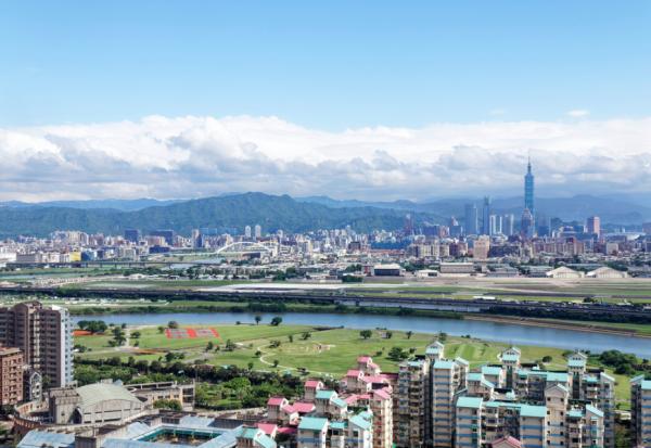 趁孩子到外地讀書、工作在當地買房，如何買到有潛力成為「養老金雞母」的房子？