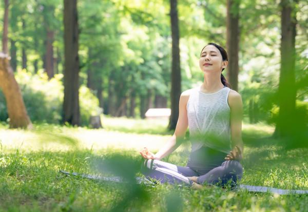 改變呼吸頻率，就能讓心情變好！研究：這樣做減少肺部無效空間，提升血氧與大腦效能