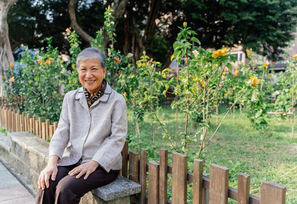 他整理父親遺物，扔掉一屋子東西！洪蘭：人走時什麼也帶不走，不如活在當下