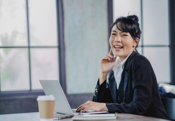 每月被動收入16萬提早退休，以為會快樂的財富自由人生卻很痛苦！有錢人不停止工作的原因