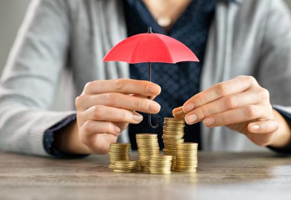 為照顧父母辭職沒收入，想買什麼都要他人許可！財務規劃師：中年不該照顧離職的3個理由