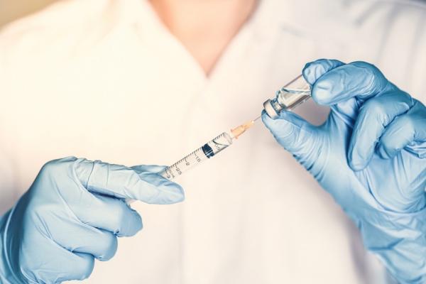 40歲以上三分之一會患帶狀皰疹，要防！4種該早做的癌篩檢、帶狀皰疹疫苗